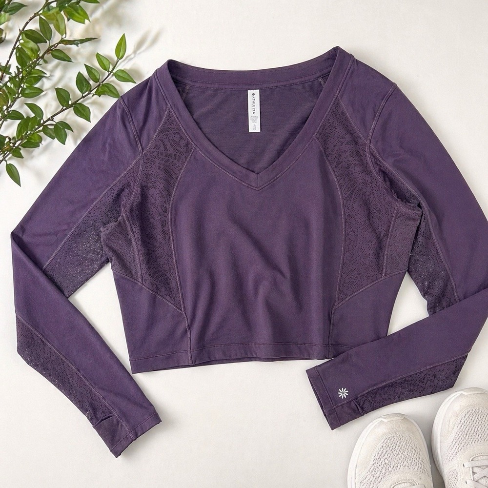 Athleta Shanti Lace Crop Top XL Purple Long Sleeve Yoga Gym Athletic Pullover